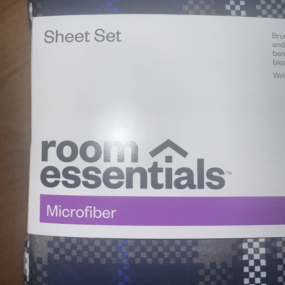 NEW Room Essentials Navy‎ and White Microfiber Sheet Set. Size Twin, XL Twin.